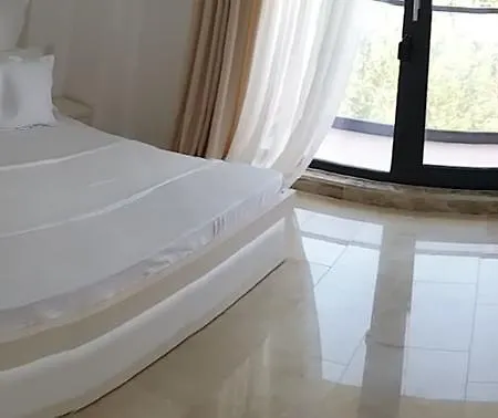 Sophia Sunrise Seaview Serviced *